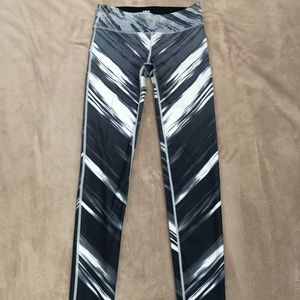 🖤BLACK/WHITE/GRAY LEGGINGS🤍